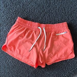 Vuori Shorts